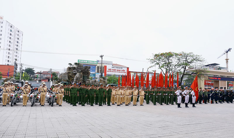 Toàn cảnh Lễ ra quân.