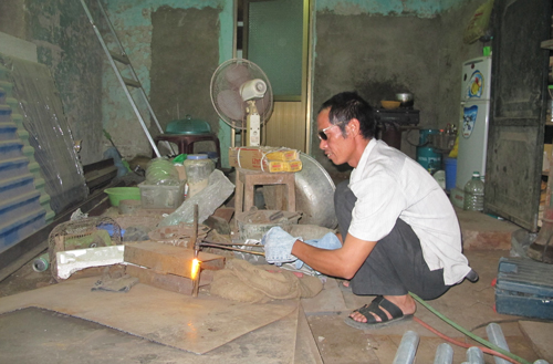  Sau khi từ bỏ ma túy, đến nay anh Anh Trịnh Xuân Thùy đã chịu khó làm ăn, phát triển kinh tế và có 1 gia đình hạnh phúc, khá giả.