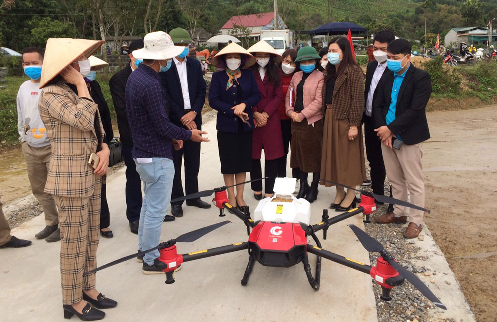  Thiết bị máy bay không người lái được sử dụng trong mô hình.