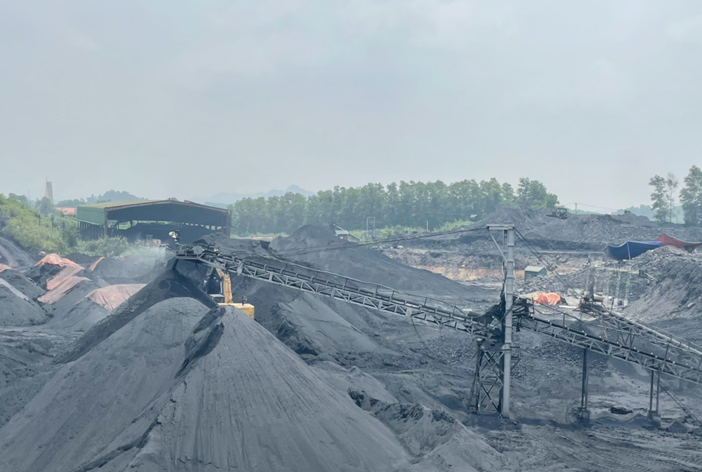  Mỏ than Khánh Hòa, có công suất khai thác lớn nhất trên địa bàn tỉnh, đang hoạt động ổn định.