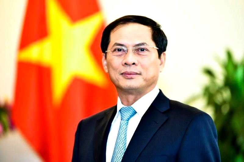  Ủy viên Trung ương Đảng, Bộ trưởng Ngoại giao Bùi Thanh Sơn.
