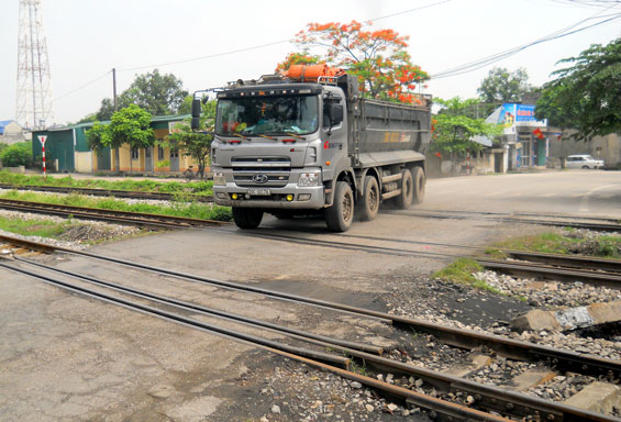   Đường ngang Ga Lưu Xá (thuộc tổ 14, phường Phú Xá (TP Thái Nguyên), một trong những điểm đen về mất ATGT đang được các ngành chức năng của tỉnh đề xuất Bộ Giao thông vận tải đầu tư xây dựng balie có người gác nhằm đảm bảo an toàn giao thông.