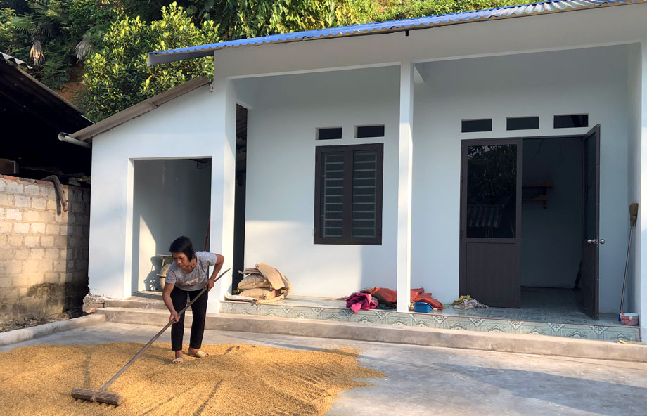  Được sự quan tâm, hỗ trợ của các tổ chức, cá nhân, gia đình chị Nguyễn Thị Thúy, ở xóm Đá Mài, xã Yên Đổ đã xây dựng được ngôi nhà kiên cố.