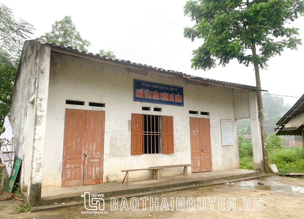  Sau khi xã Lam Vỹ thực hiện sáp nhập 2 xóm Nà Đin và Nà Tiếm thành xóm Văn La 1, quy mô nhà văn hoá cũ không còn đáp ứng được nhu cầu sinh hoạt của nhân dân.