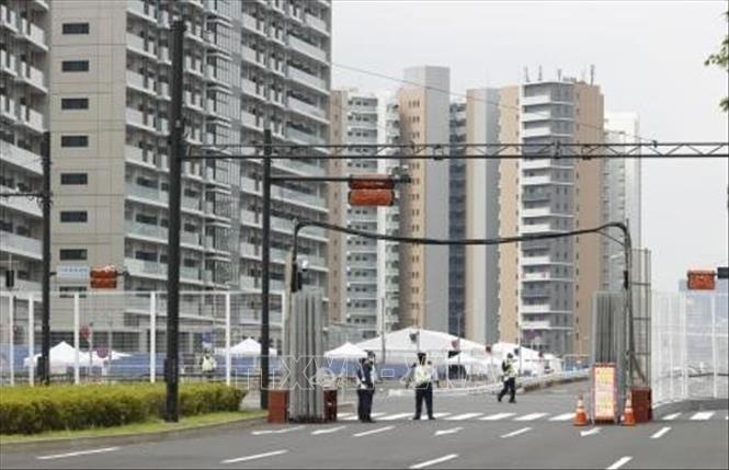  Quang cảnh làng vận động viên Olympic tại quận Chuo, thủ đô Tokyo, Nhật Bản ngày 13/7/2021. Ảnh: Kyodo/TTXVN