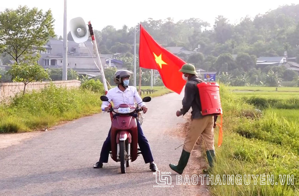  Sáng kiến tuyên truyền lưu động bằng xe máy của anh Nguyễn Văn Mạnh đã được nhiều địa phương trên địa bàn huyện Phú Lương áp dụng theo.
