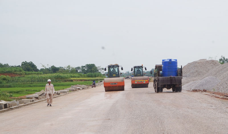 Đường vành đai V vùng Thủ đô Hà Nội đoạn Km3+500 - Km4+753,41 do Công ty thi công, hiện đã hoàn thành trên 70% các hạng mục công trình.