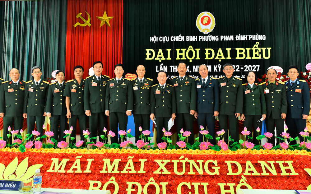  Ban Chấp hành Hội CCB phường Phan Đình Phùng (T.P Thái Nguyên) khóa IX, nhiệm kỳ 2022-2027, ra mắt Đại hội.