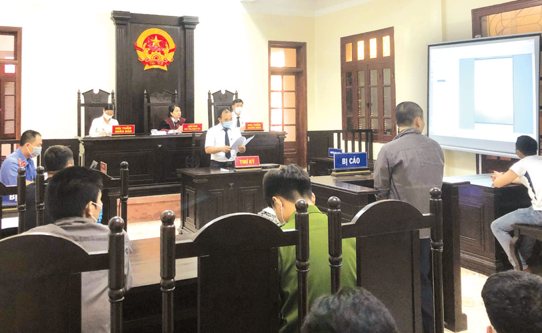  Một phiên tòa xét xử vụ án hình sự tại Tòa án Nhân dân T.P Thái Nguyên có sử dụng hồ sợ vụ án được số hóa.