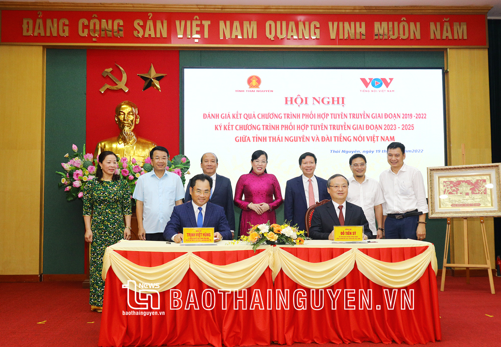  Lãnh đạo tỉnh Thái Nguyên và Đài Tiếng nói Việt Nam ký kết Chương trình phối hợp tuyên truyền giai đoạn 2023-2025.