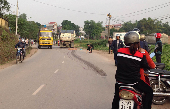  Hiện trường nơi xảy ra vụ tai nạn.