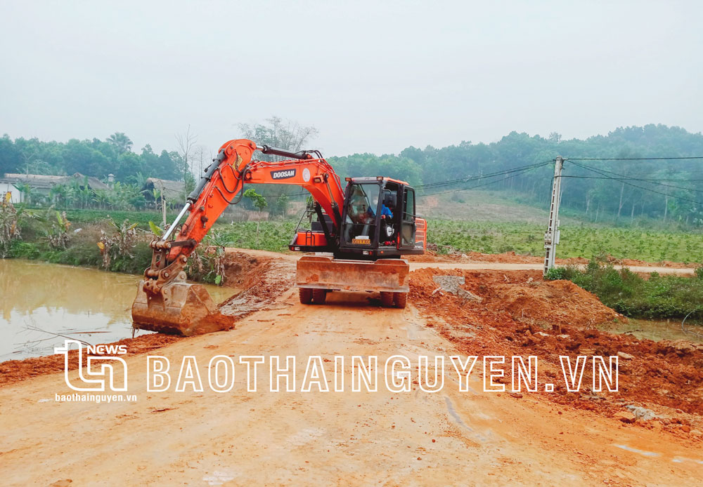  Tuyến đường liên xóm Na Sơn - Nhất Tâm - Thành Long (xã Phúc Lương, Đại Từ) đang trong giai đoạn hoàn thành.