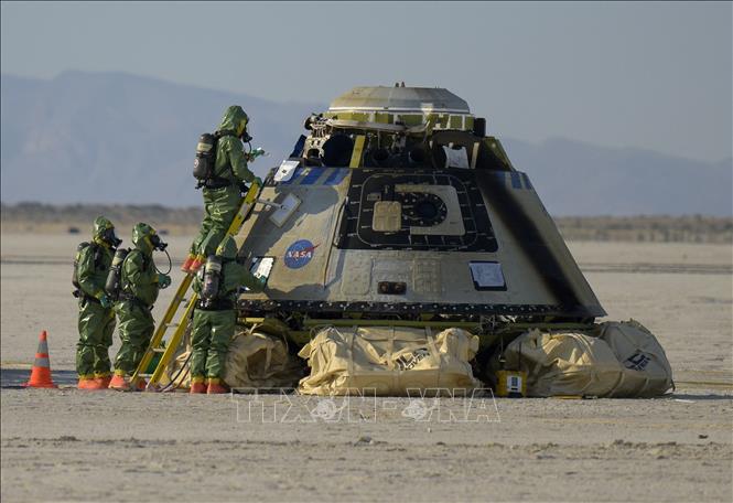 Tàu vũ trụ Starliner của Boeing sau khi rời Trạm Vũ trụ quốc tế ISS và đáp xuống Cảng vũ trụ White Sands, bang New Mexico, Tây Nam Mỹ, ngày 25/5/2022. Ảnh: AFP/TTXVN