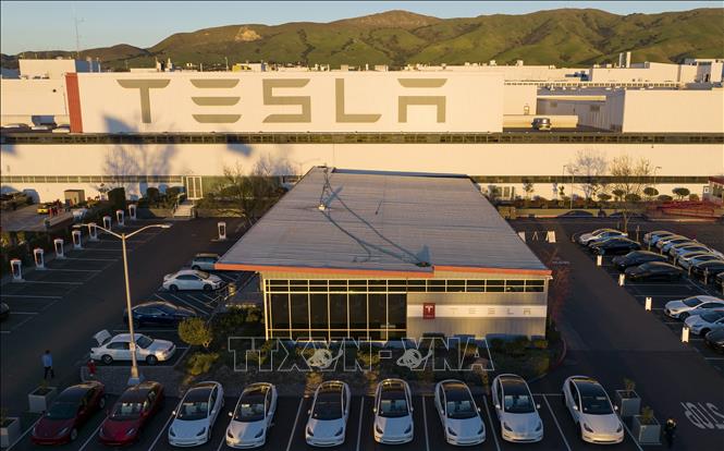  Một nhà máy của hãng ô tô Tesla tại Fremont, California, Mỹ, ngày 10/2/2022. Ảnh: AFP/TTXVN
