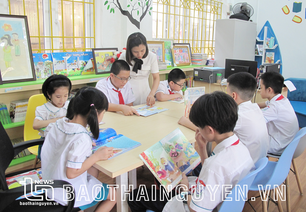  Phòng đọc của Trường Tiểu học Nguyễn Viết Xuân (TP.Thái Nguyên) được các thầy cô trong trường trang trí sinh động, tạo không gian đọc sách lý tưởng cho học sinh.