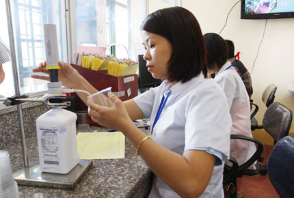  Cấp thuốc điều trị thay thế cho người nghiện ma túy tại cơ sở điều trị số 2, Phường Túc Duyên, T.P Thái Nguyên.