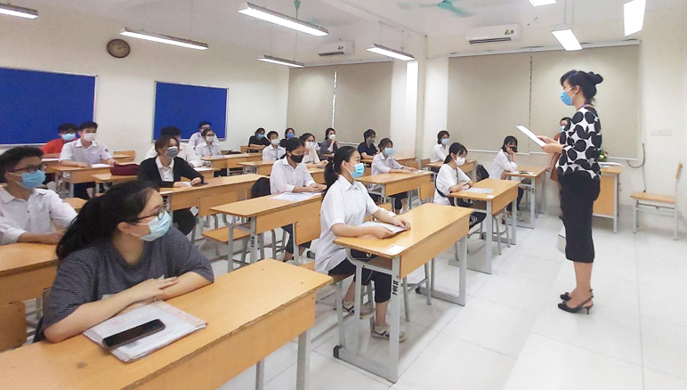  Thí sinh thi tốt nghiệp trung học phổ thông năm 2021 tại Hà Nội.