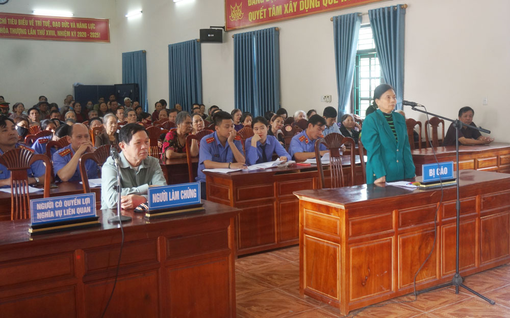  Một phiên tòa xét xử lưu động do Tòa án nhân dân huyện Đồng Hỷ tổ chức.