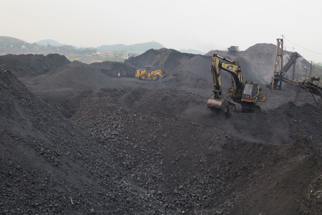  Than và xi măng là hai sản phẩm then chốt của Tổng Công ty Công nghiệp Mỏ Việt Bắc TKV - CTCP.