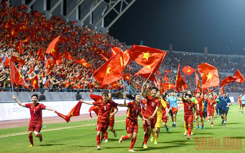  Đội tuyển bóng đá nữ Việt Nam ăn mừng chức vô địch SEA Games 31.