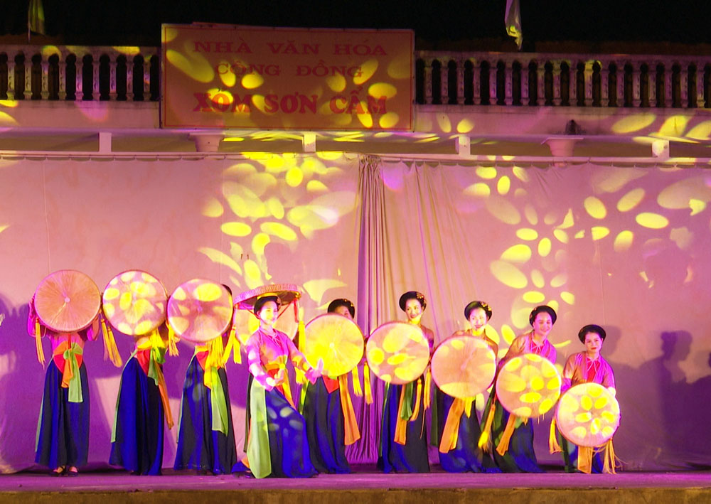 Một tiết mục do các diễn viên của Nhà hát Ca Múa Nhạc dân gian Việt Bắc biểu diễn tại Chương trình.
