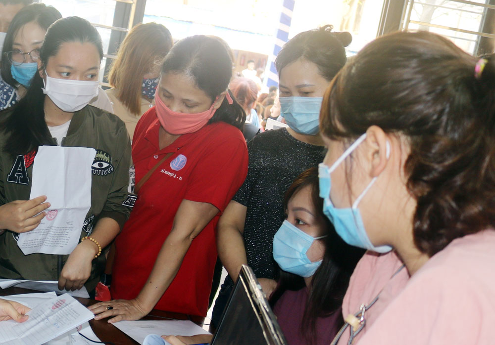  Từ đầu năm đến hết tháng 8-2021, Trung tâm Dịch vụ việc làm tỉnh đã tư vấn việc làm và nghề học cho hàng nghìn người qua hình thức trực tuyến.