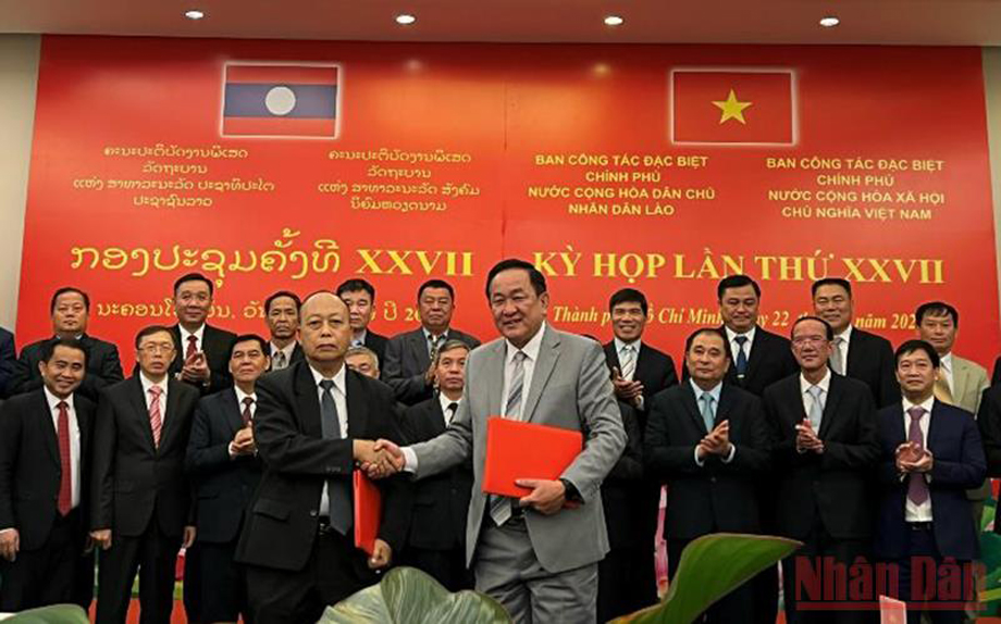  Ban công tác đặc biệt Chính phủ Việt Nam và Lào ký biên bản làm việc.