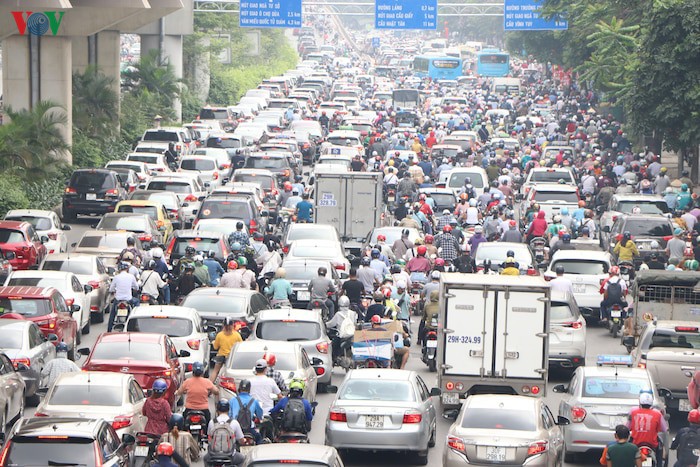  Bộ GTVT cho biết, sẽ không quy định "cứng" thành quy tắc giao thông đối với quy định bắt buộc bật đèn nhận diện vào ban ngày đối với xe máy.