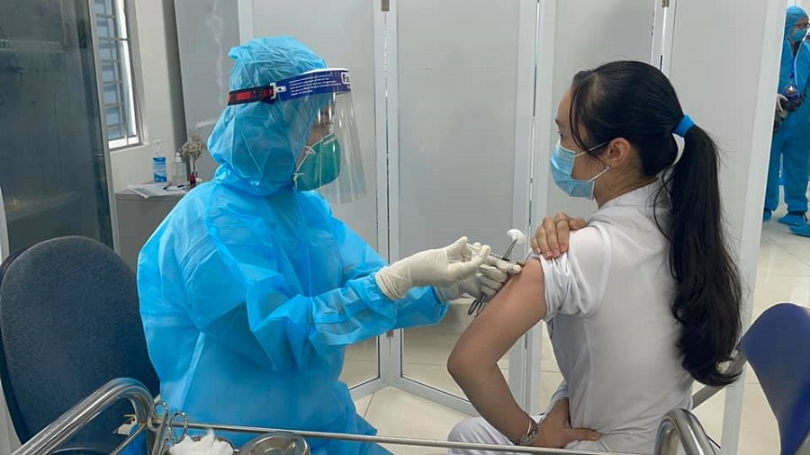  Bệnh viện Bệnh Nhiệt đới TP Hồ Chí Minh đã tiêm vaccine phòng Covid-19 cho tất cả cán bộ, nhân viên của Bệnh viện 