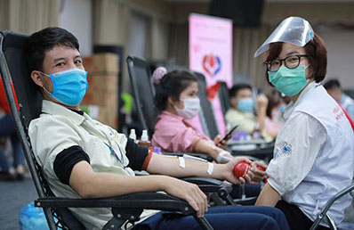  Samsung employees donate blood units on the programme Blood for Vietnamese 2020.