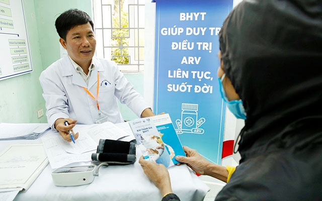  Tư vấn cho người nhiễm HIV điều trị ARV