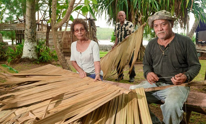  Các nghề thủ công cổ truyền của Guam tiếp tục được gìn giữ tại làng văn hóa Inarajan's Gef Pa'go.