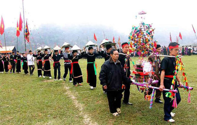  Lễ hội Lồng Tông.