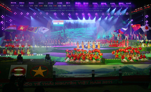  The dance performance to celebrate the First International Tea Festival, Thai Nguyen - Viet Nam 2011.