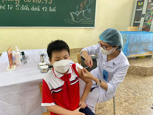  Quảng Ninh là địa phương đầu tiên trên cả nước triển khai tiêm vaccine COVID-19 cho trẻ từ 5 đến dưới 12 tuổi.