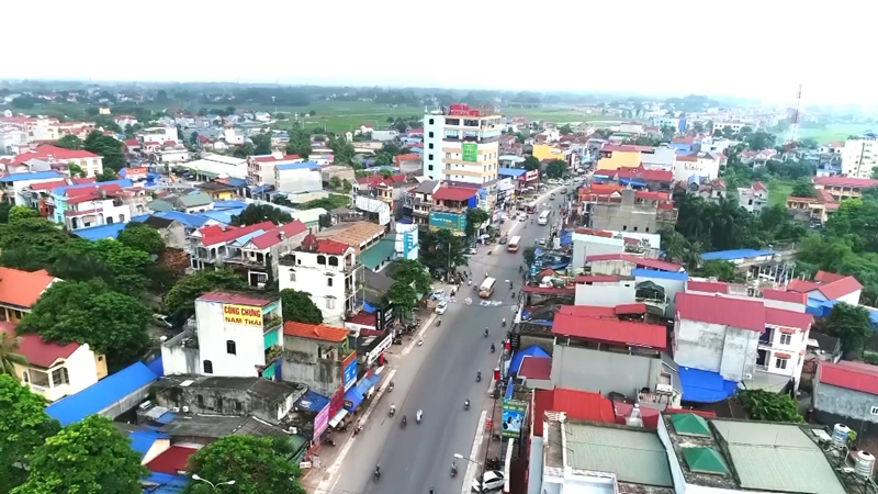  Hạ tầng đô thị được đầu tư hoàn thiện, góp phần đưa T.X Phổ Yên hoàn thành các tiêu chí xây dựng đô thị loại III. Trong ảnh: Diện mạo đô thị khang trang tại trung tâm thị xã.