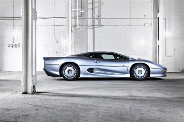 Jaguar XJ220