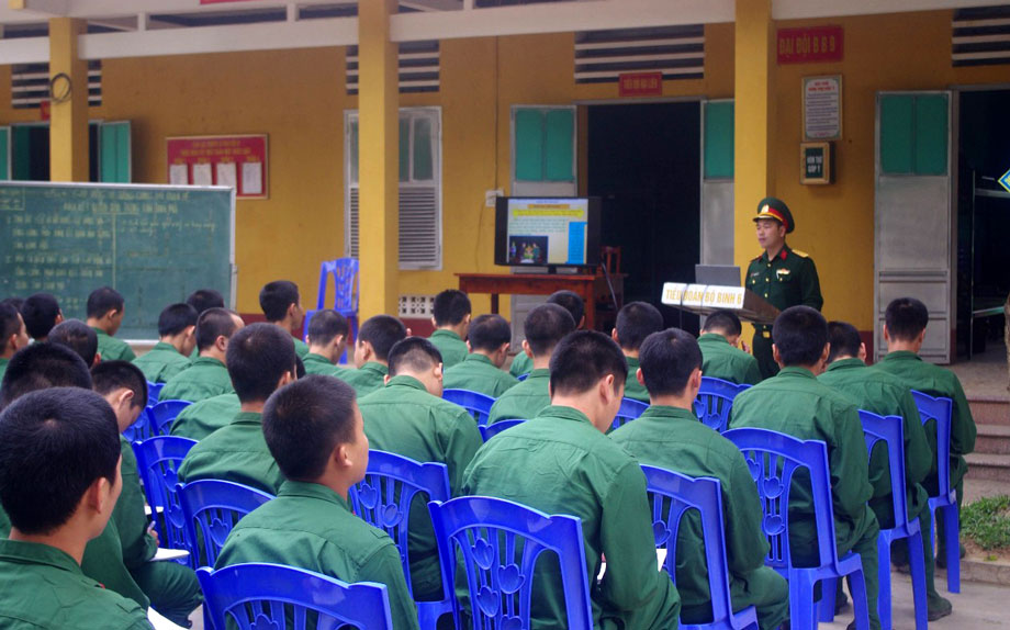  Một buổi tuyên truyền giáo dục pháp luật tại Sư đoàn 3, Quân khu 1.