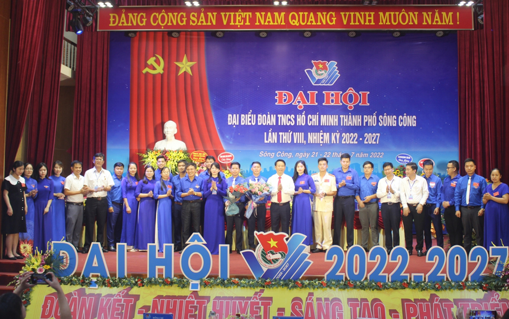  Ban Chấp hành Đoàn TNCS Hồ Chí Minh TP. Sông Công nhiệm kỳ 2022-2027 ra mắt Đại hội.