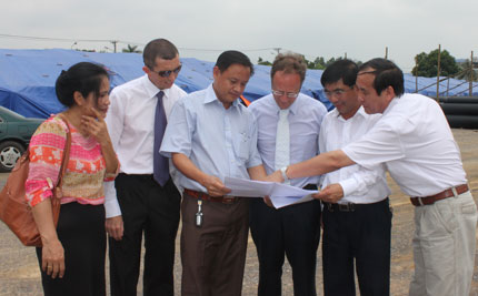  Mr. Bruno Angele is inspecting the working progress of wastewater treatment plant in Thai Nguyen City.