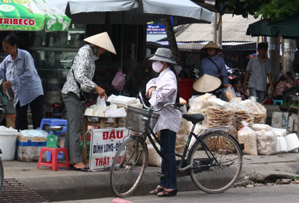  Đậu Bình Long bán tại chợ T.P Thái Nguyên. Ảnh Mạnh Hùng