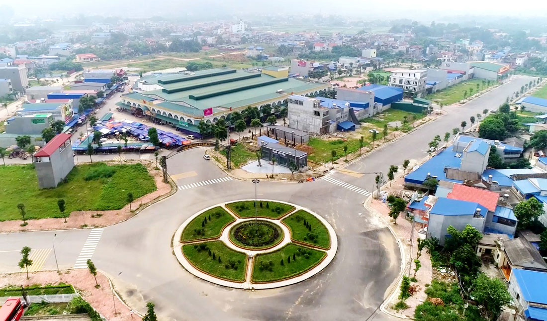  Dai Tu strives to become a satellite urban in the Northwest of the province with many potentials and advantages. The photo shows a corner of the district center. 