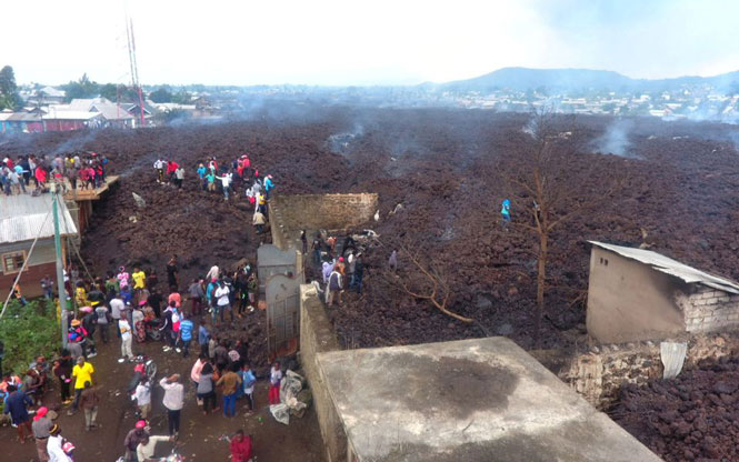  Những ngôi nhà bị phá hủy trong vụ phun trào núi lửa Nyiragongo, gần thành phố Goma, Cộng hòa Dân chủ Congo. Ảnh: Reuters 