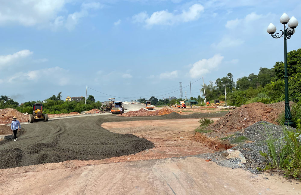  Điểm nối giữa đường Bắc Sơn kéo dài với cao tốc Thái Nguyên - Hà Nội đang được đẩy nhanh tiến độ thi công.