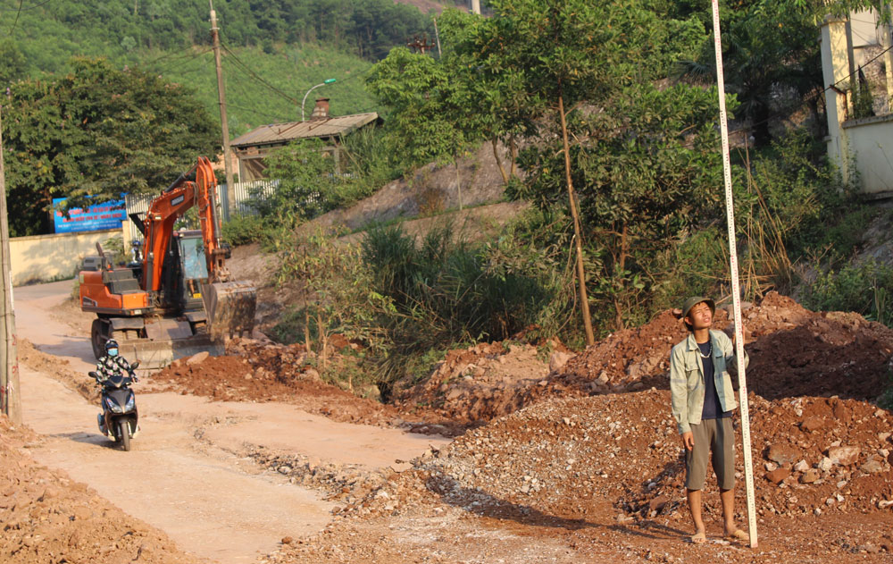  Phần đường do Chi cục Phát triển nông thôn làm chủ đầu tư hiện đang thi công đoạn chạy qua Nhà máy xử lý rác thải sinh hoạt Đá Mài.