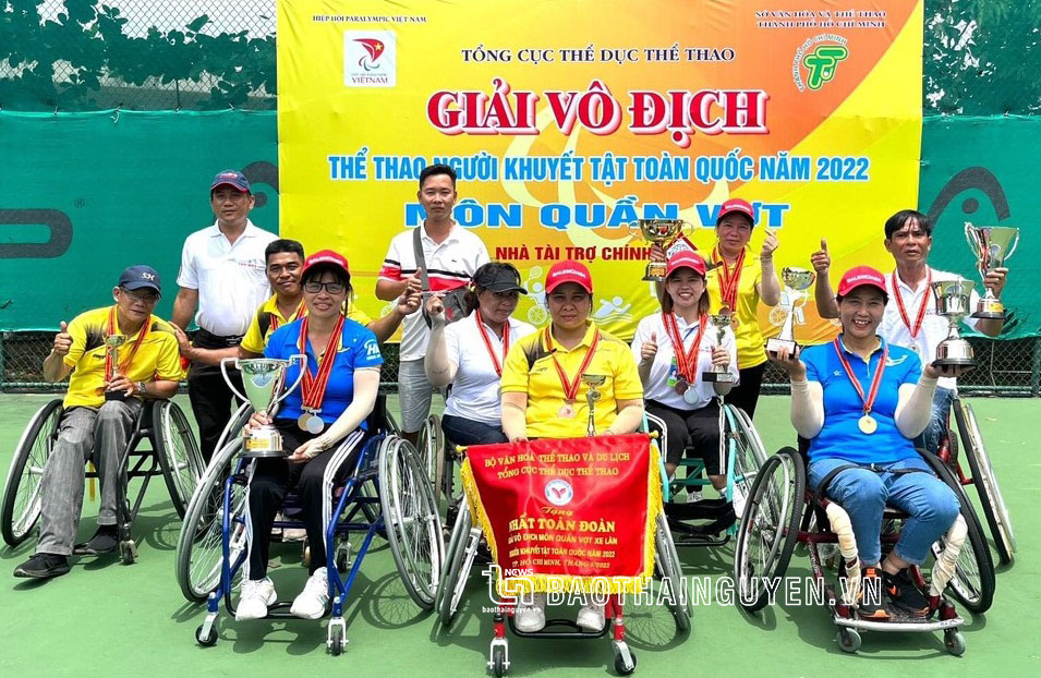  Thai Nguyen’s athletes and the joy of victory. Photo by: Xuan Phuc (Thai Nguyen Department of Culture, Sports and Tourism)