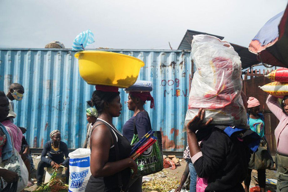  Một khu chợ tại thủ đô Port-au-Prince của Haiti, ngày 17/9/2022. (Ảnh: Reuters)