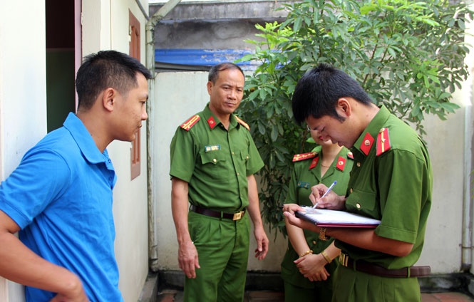  Đoàn kiểm tra liên ngành của T.X Phổ Yên tiến hành kiểm tra tại Nhà nghỉ Hoàng Lan (tổ dân phố 2, phường Ba Hàng)