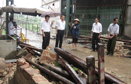  Lãnh đạo huyện Phú Bình kiểm tra tình hình thiệt hại tại xã Hà Châu