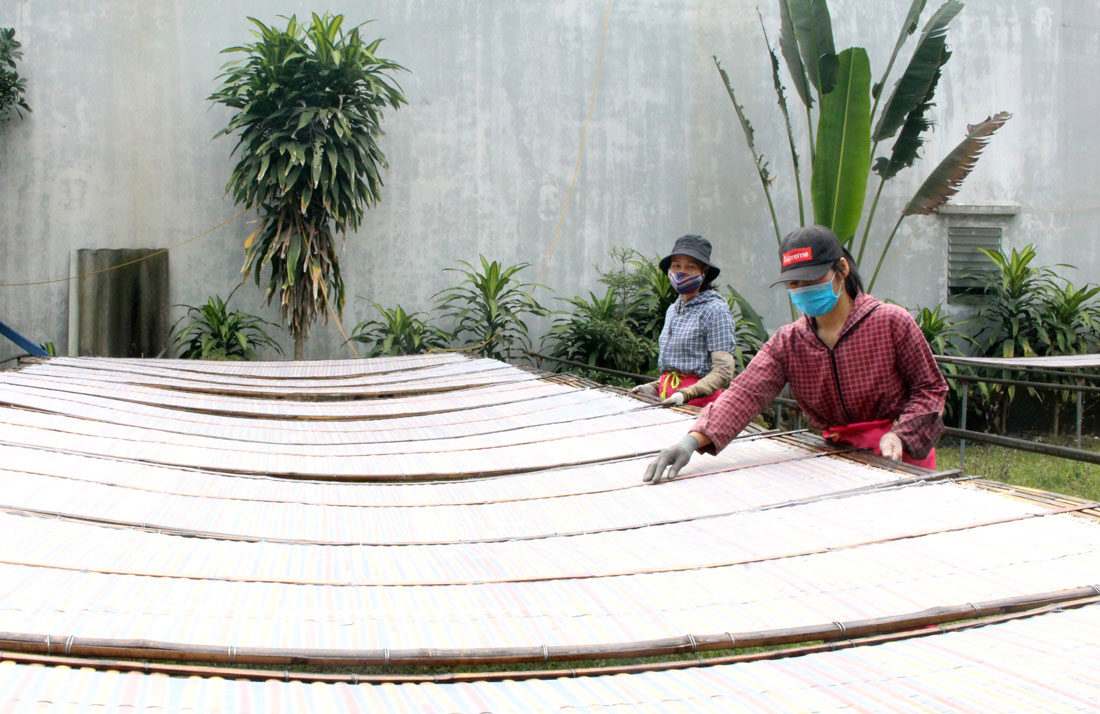 Locals are producing vermicelli 